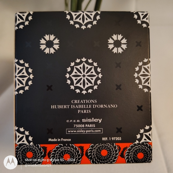 NIB Sisley Paris 5.8 oz. Tuberose 🌹Single Wick Candle - Picture 5 of 9